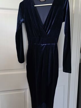 Elegant Velvet Wrap Midi Dress - Navy